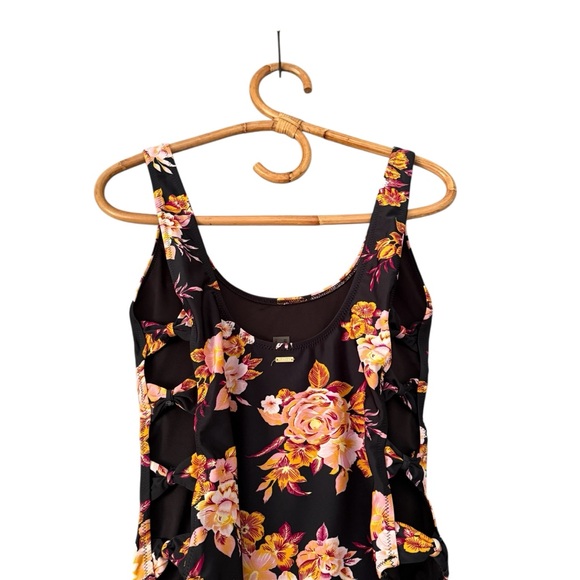 Volcom | Garden Variety Side Cut Out One Piece Swimsuit Size M - Picture 7 of 11